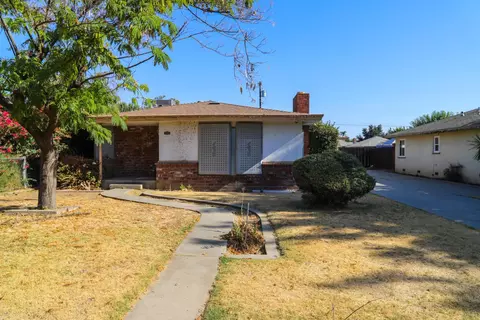 2114 Palm Ave, Sanger, CA 93657