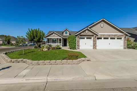 3021 N Apricot, Fresno, CA 93727