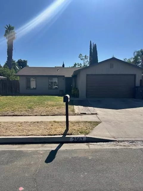 2567 S Whitney Ave, Fresno, CA 93725