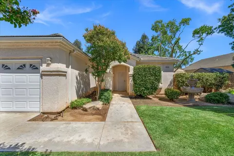 9436 N Sierra Vista Ave, Fresno, CA 93720