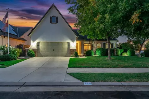 425 W Trenton Ave, Clovis, CA 93619