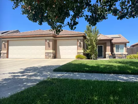 1374 Semillon St, Hanford, CA 93230