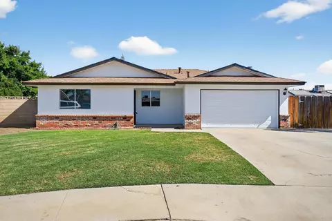 2222 Walton Ave, Sanger, CA 93657
