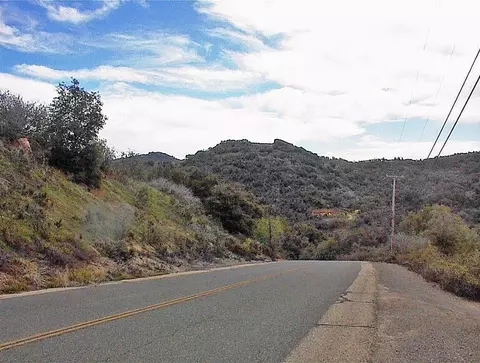 699 Sesame Ln, Yokuts Valley, CA 93675