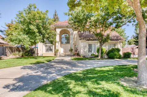 2510 18th Ave, Kingsburg, CA 93631