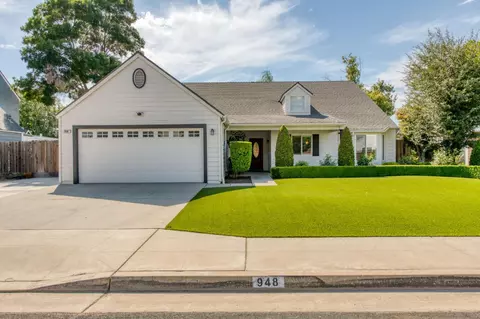 948 N Adler, Clovis, CA 93611