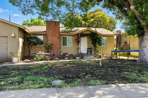 631 E Cypress, Visalia, CA 93292