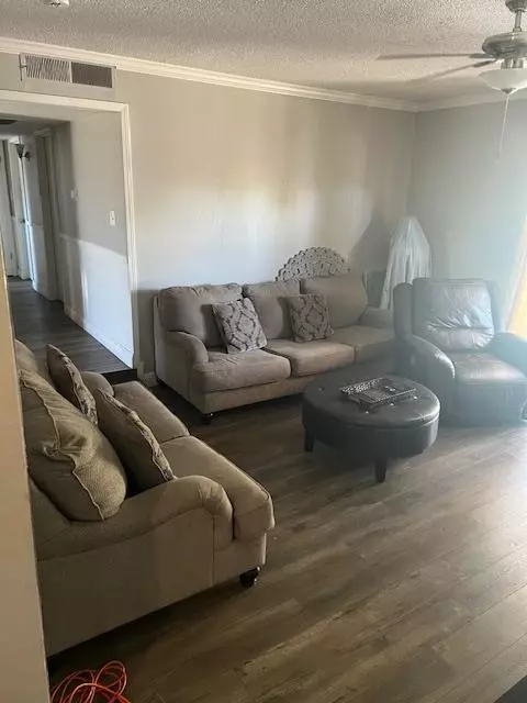 Living - 621 W Pat Dr W, Clovis, CA 93612 photo 1 of 1