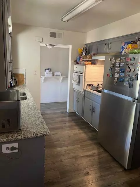 Kitchen - 621 W Pat Dr W, Clovis, CA 93612 photo 1 of 1