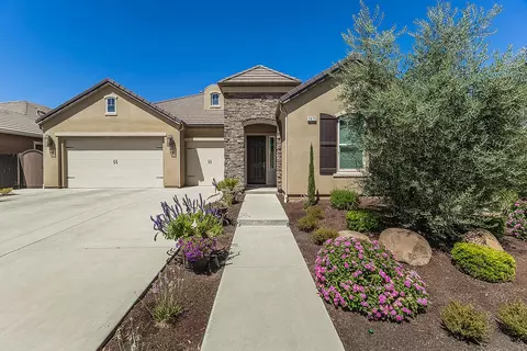 2673 Everglade Ave, Clovis, CA 93619