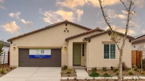 873 Beaver Pond Loop, Madera, CA 93636 photo 1