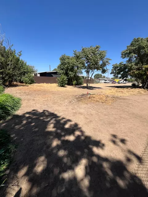 2432 S Walnut Ave, Fresno, CA 93706