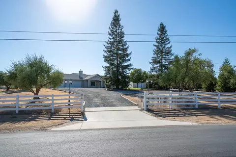 16860 Monreal Rd, Madera, CA 93636