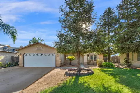 1104 La Jolla Ct, Madera, CA 93638