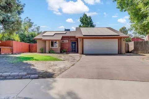 2615 N Bradley St, Visalia, CA 93292