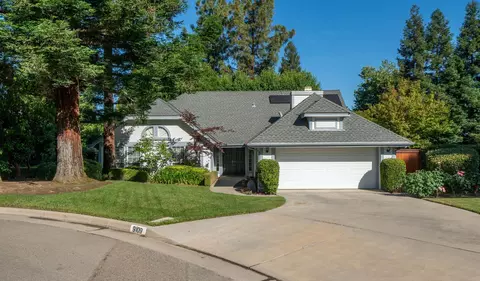 9109 N Chadwick Ln, Fresno, CA 93720
