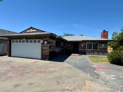1620 N D St, Madera, CA 93638