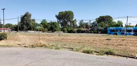 5490 E Nine Ave, Fresno, CA 93727