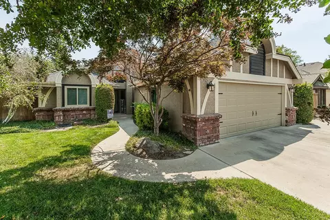 640 E Pintail Cir, Fresno, CA 93730