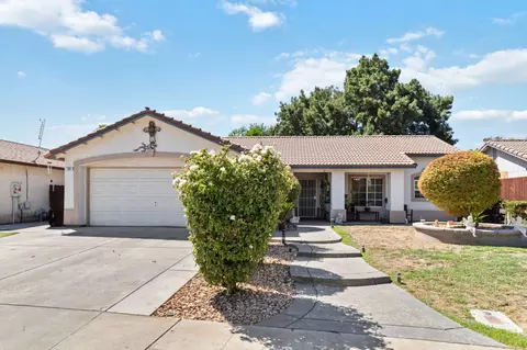 700 Gamay Ave, Madera, CA 93637