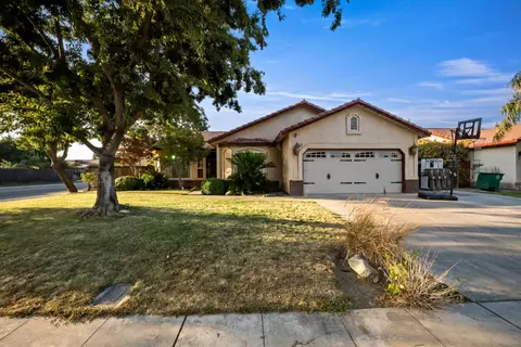 2670 Hicks St, Selma, CA 93662