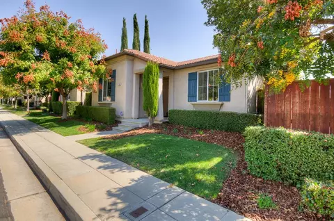 4136 Harlan Ranch Blvd, Clovis, CA 93619