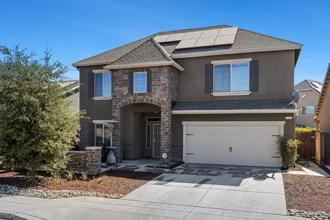 3342 N Carriage Ave, Fresno, CA 93727