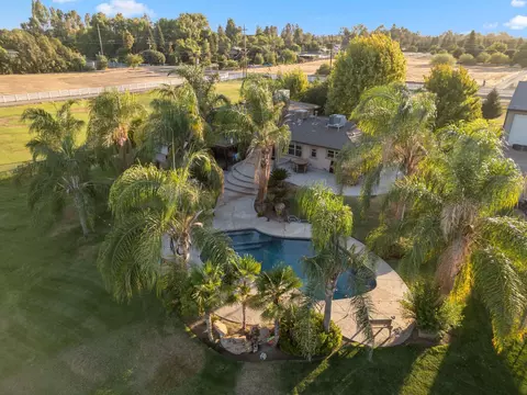 5588 N Mccall Ave, Clovis, CA 93619 photo 1