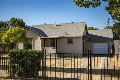 1115 E Hampton Way, Fresno, CA 93704