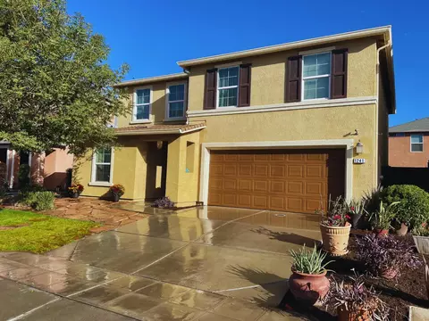 1241 Peach Ct, Madera, CA 93638