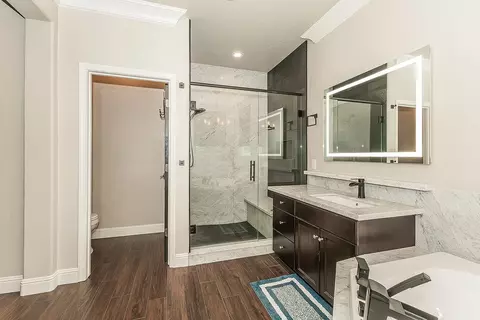 Bath - 986 Encino Ave, Clovis, CA 93619 photo 3 of 5