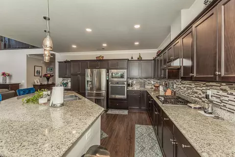 Kitchen - 986 Encino Ave, Clovis, CA 93619 photo 2 of 6