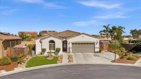 1079 Skylar Ln, Clovis, CA 93619