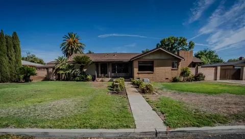 1124 W Santa Ana Ave, Fresno, CA 93705