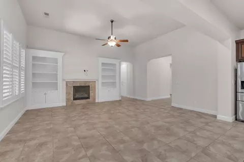 Living - 3560 Bloomfield Ln, Clovis, CA 93619 photo 3 of 5