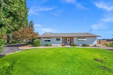 11062 E South Ave, Selma, CA 93662