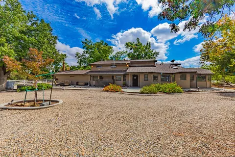 4449 Stetson Rd, Clovis, CA 93619