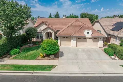 2552 Blackwood Ave, Clovis, CA 93619