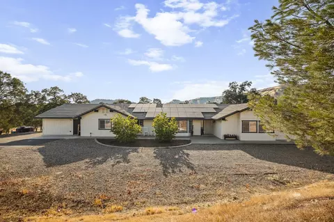 21631 Frontier Rd, Clovis, CA 93619
