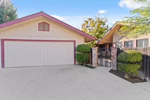 3620 W Beechwood Ave, Fresno, CA 93711