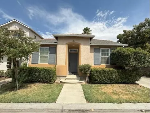 31 W Scandia Ln, Clovis, CA 93619