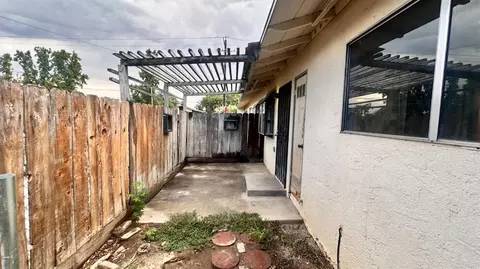 4002 E Dakota #104, Fresno, CA 93726