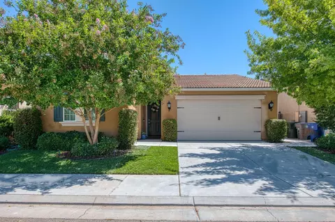 787 Maine Ave, Clovis, CA 93619