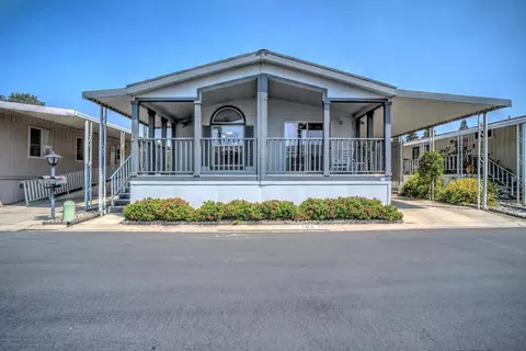 1001 Sylmar Ave #121, Clovis, CA 93612