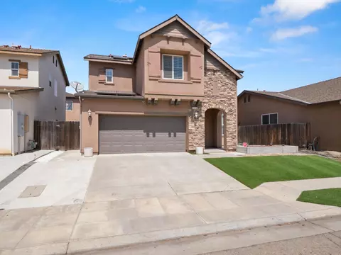 7376 E Robinson Ave, Fresno, CA 93737