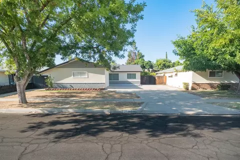 4745 E Ashcroft Ave, Fresno, CA 93726