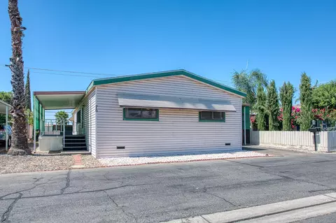 2317 S Chestnut Ave #76, Fresno, CA 93725