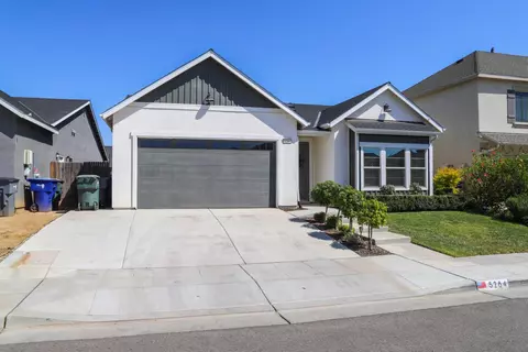 5284 W Lamona Ave, Fresno, CA 93722