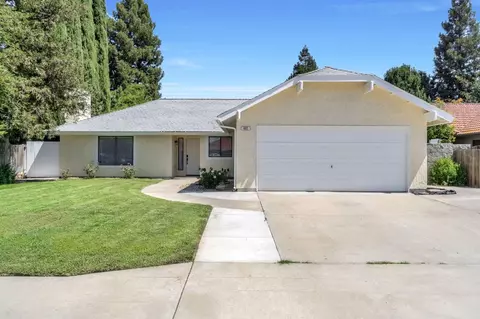 937 Filbert Ave, Clovis, CA 93611