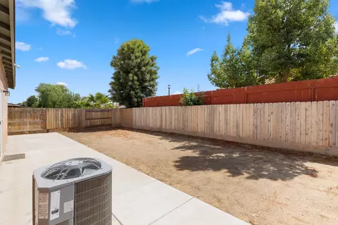 282 Rosebriar St, Madera, CA 93638